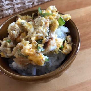 さや豆と鰹節のめんつゆ炒め丼